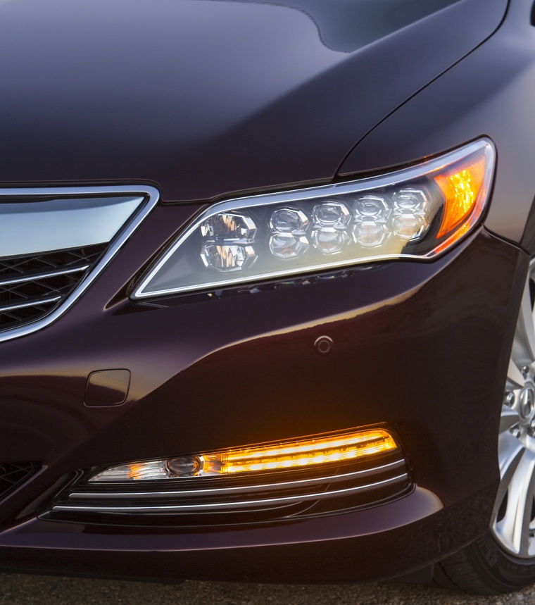 2016 Acura RLX Sport Hybrid Headlight Picture