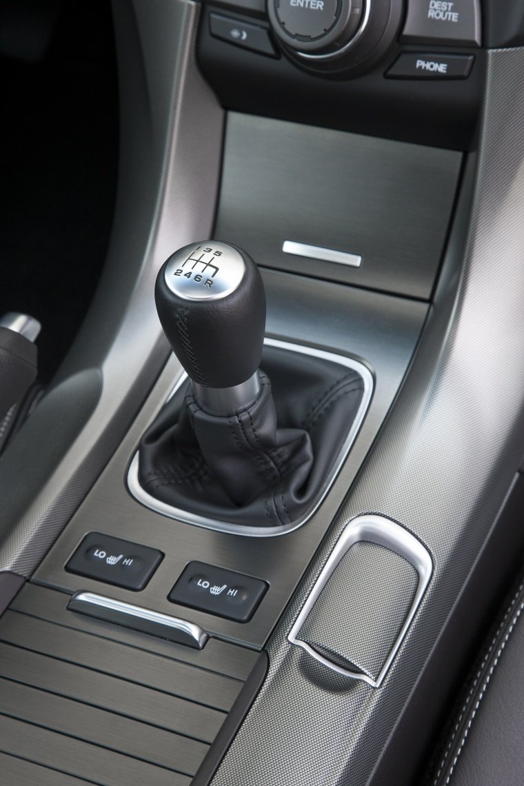 2013 Acura TL SH-AWD Center Console Picture