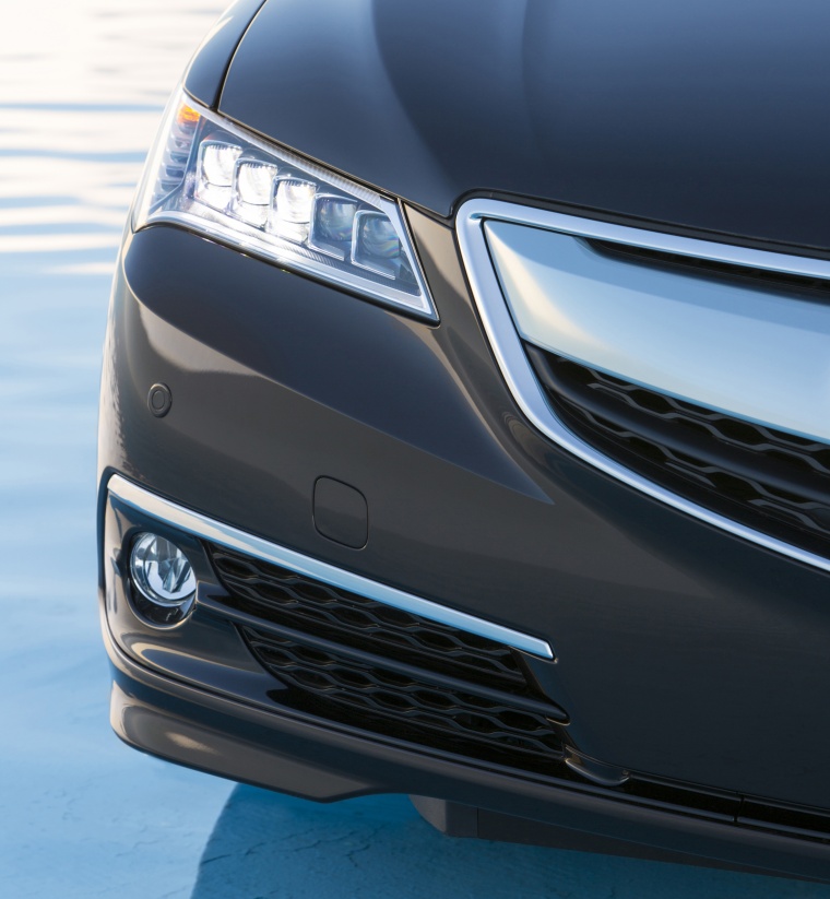 2015 Acura TLX V6 SH-AWD Headlight Picture