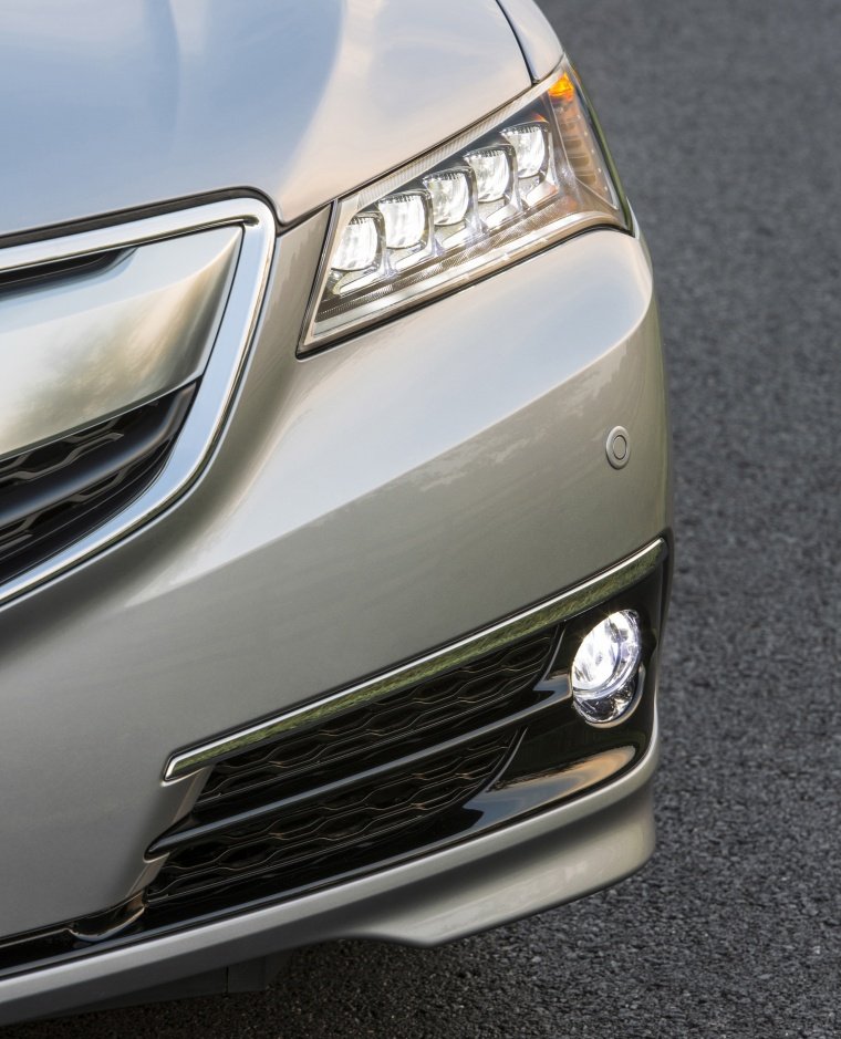 2015 Acura TLX V6 SH-AWD Headlight Picture