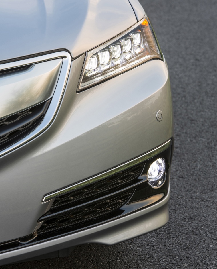 2016 Acura TLX V6 SH-AWD Headlight Picture