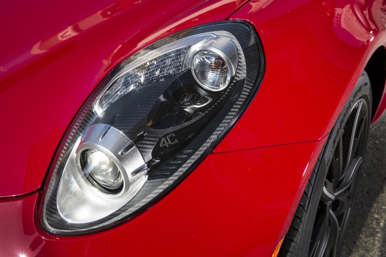 2015 Alfa Romeo 4C Coupe Headlight Picture