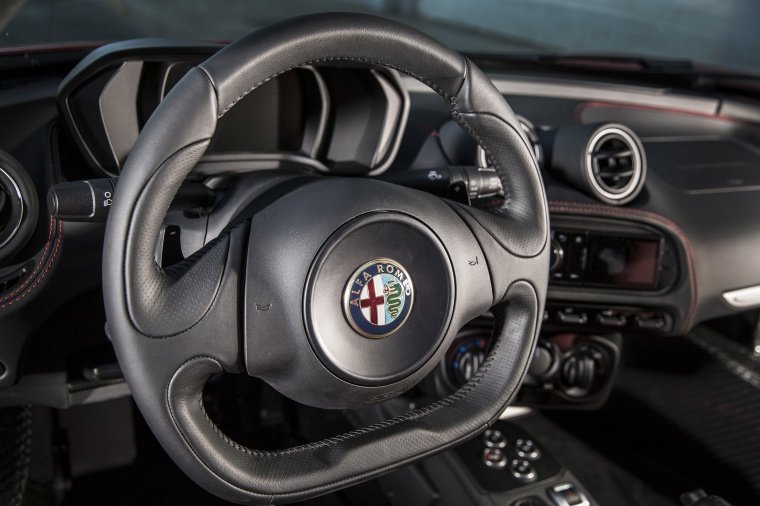 2015 Alfa Romeo 4C Coupe Steering-Wheel Picture