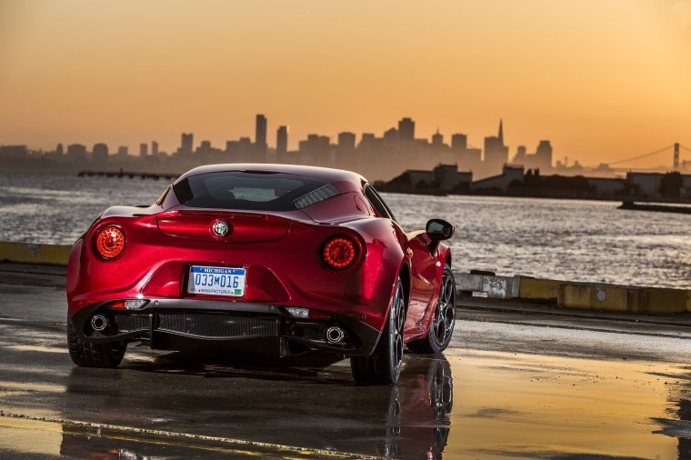 2016 Alfa Romeo 4C Coupe Picture