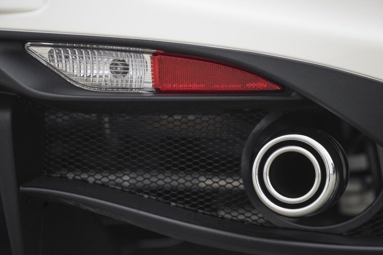 2016 Alfa Romeo 4C Spider Exhaust Tip Picture