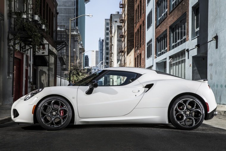2017 Alfa Romeo 4C Coupe Picture