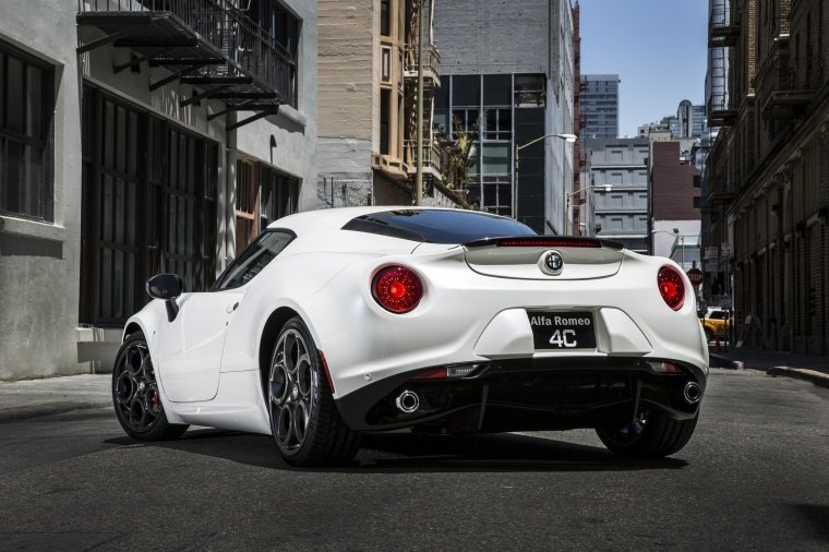 2017 Alfa Romeo 4C Coupe Picture