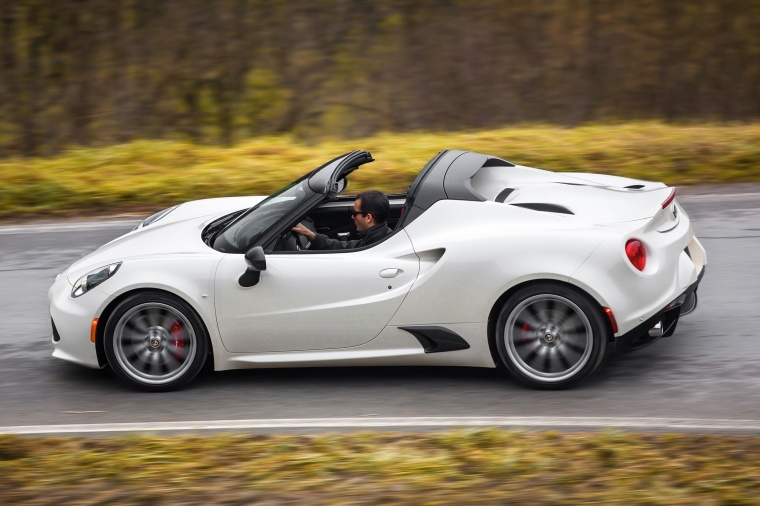 2018 Alfa Romeo 4C Spider Picture