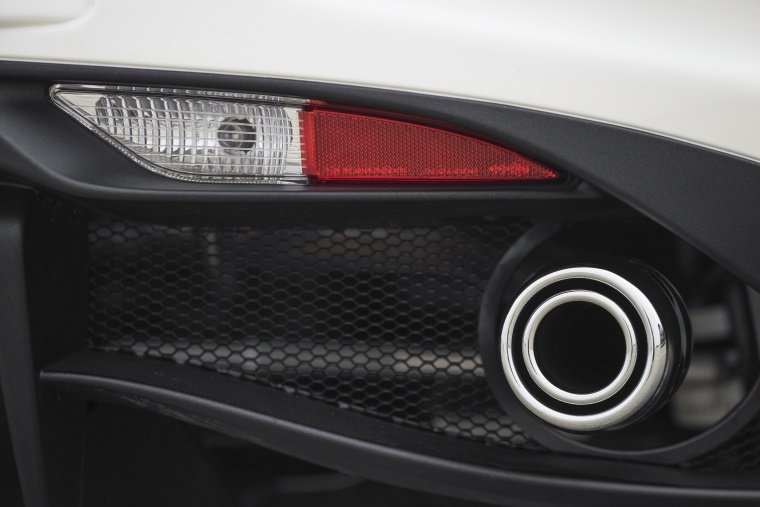 2018 Alfa Romeo 4C Spider Exhaust Tip Picture