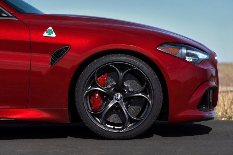 2017 Alfa Romeo Giulia Quadrifoglio Rim Picture