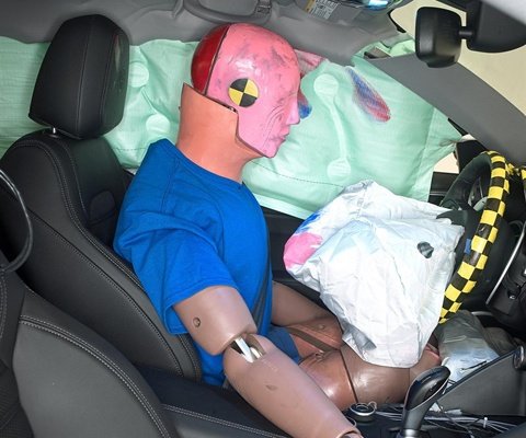 2017 Alfa Romeo Giulia IIHS Frontal Impact Crash Test Picture