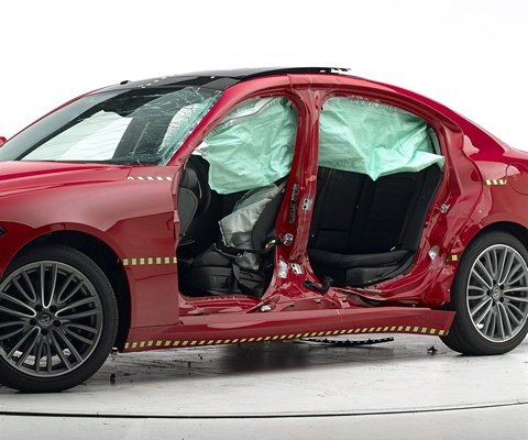 2017 Alfa Romeo Giulia IIHS Side Impact Crash Test Picture