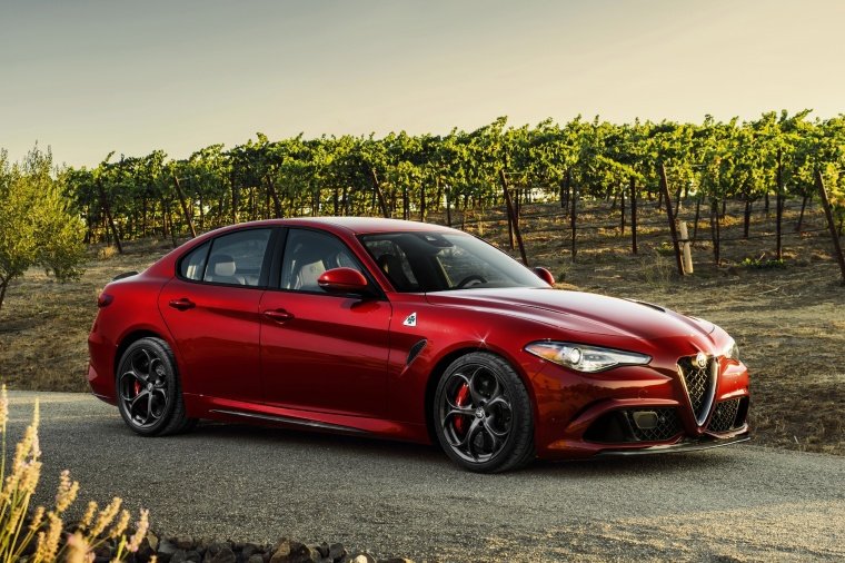 2018 Alfa Romeo Giulia Quadrifoglio Picture