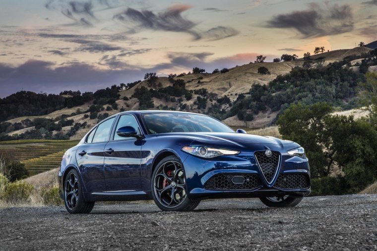 2018 Alfa Romeo Giulia AWD Picture