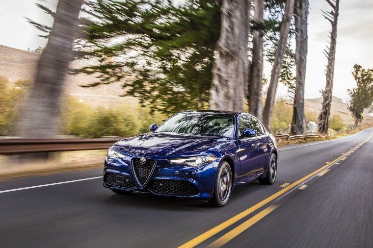 2018 Alfa Romeo Giulia AWD Picture