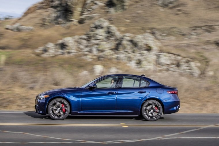 2018 Alfa Romeo Giulia AWD Picture