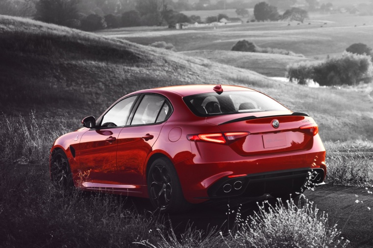 2018 Alfa Romeo Giulia Quadrifoglio Picture