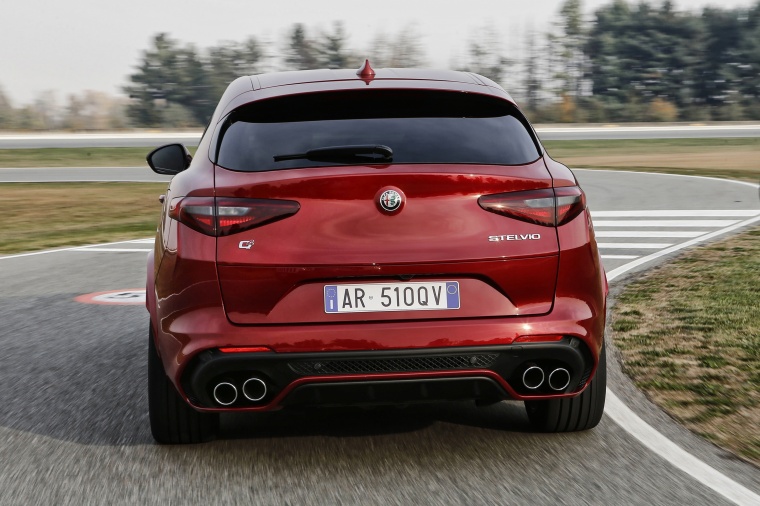 2018 Alfa Romeo Stelvio Quadrifoglio AWD Picture