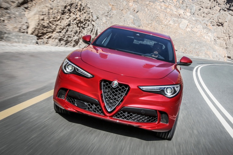 2018 Alfa Romeo Stelvio Quadrifoglio AWD Picture