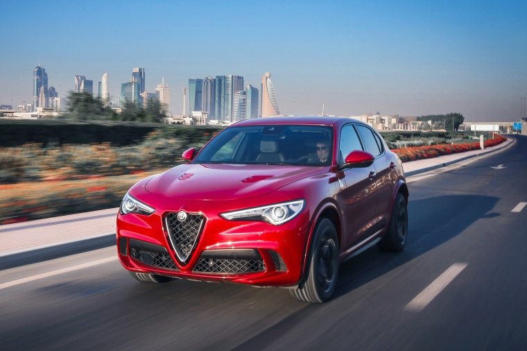 2018 Alfa Romeo Stelvio Quadrifoglio AWD Picture