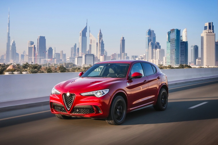 2018 Alfa Romeo Stelvio Quadrifoglio AWD Picture