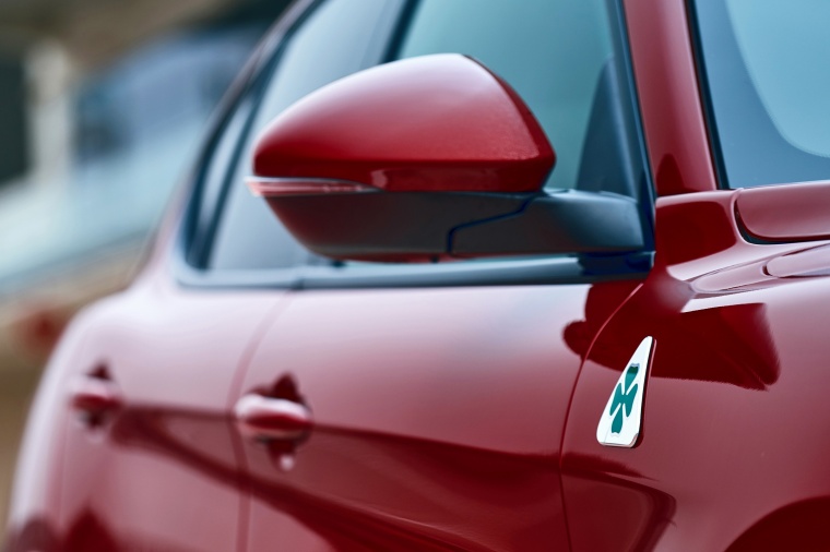 2018 Alfa Romeo Stelvio Quadrifoglio AWD Door Mirror Picture