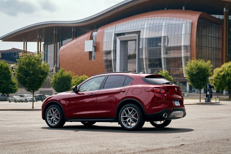 2018 Alfa Romeo Stelvio Ti Sport AWD Picture