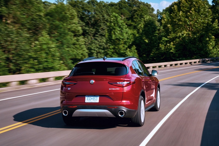 2018 Alfa Romeo Stelvio Ti Sport AWD Picture