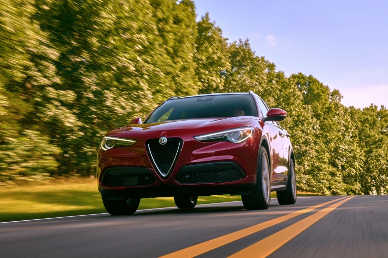 2018 Alfa Romeo Stelvio Ti Sport AWD Picture