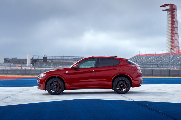 2018 Alfa Romeo Stelvio Quadrifoglio AWD Picture