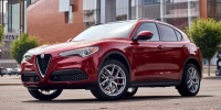 2018 Alfa Romeo Stelvio Pictures