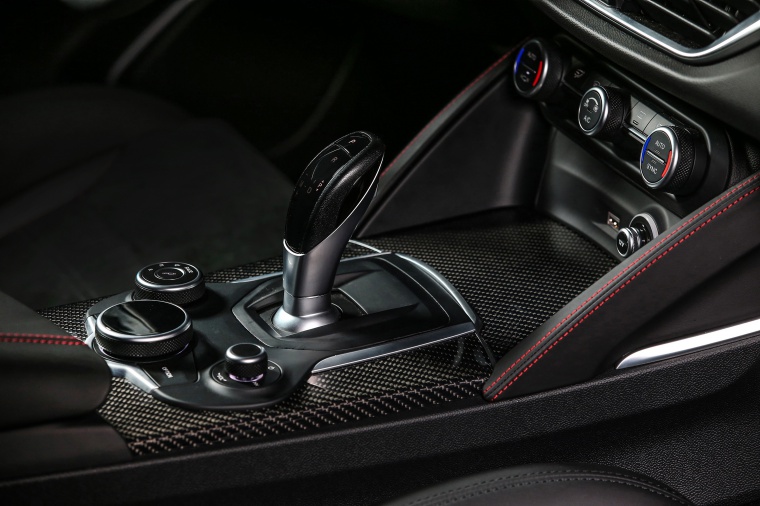 2019 Alfa Romeo Stelvio Quadrifoglio AWD Center Console Picture