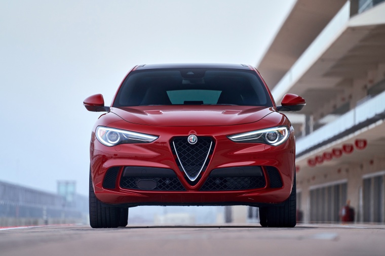 2019 Alfa Romeo Stelvio Quadrifoglio AWD Picture