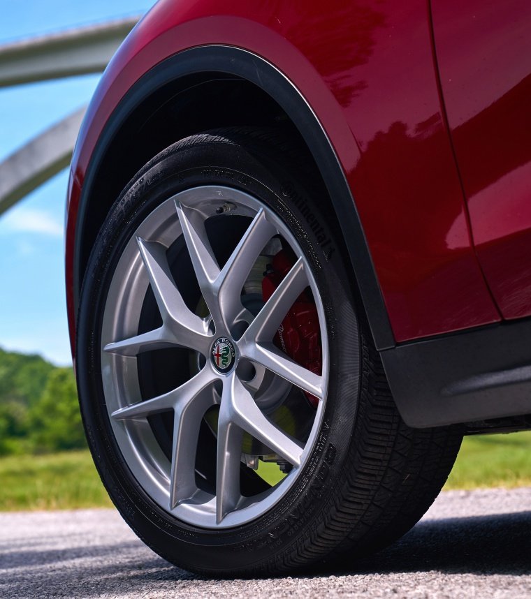 2020 Alfa Romeo Stelvio Ti Sport AWD Rim Picture