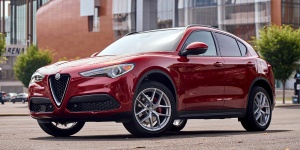 2020 Alfa Romeo Stelvio Pictures