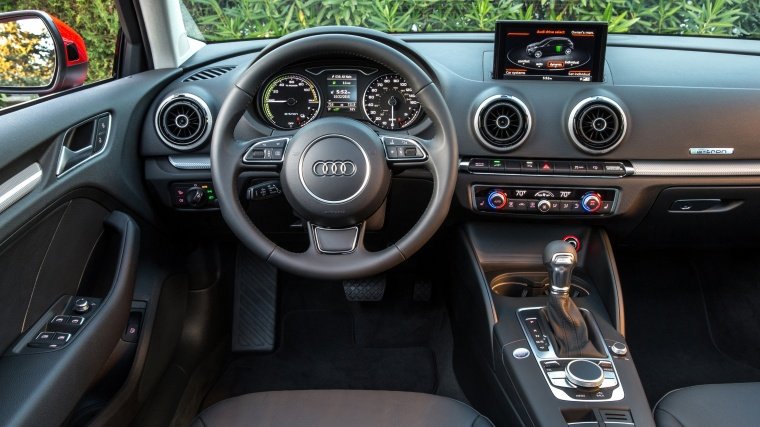 2016 Audi A3 Sportback e-tron Cockpit Picture