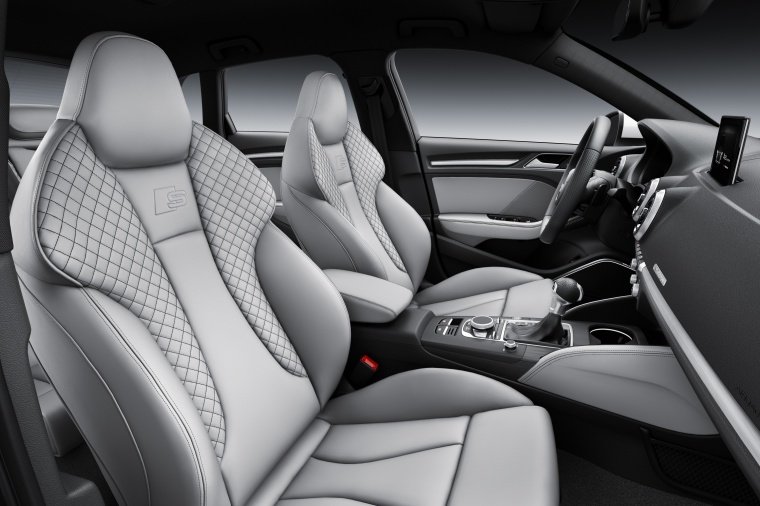 2017 Audi A3 Sportback e-tron Front Seats Picture