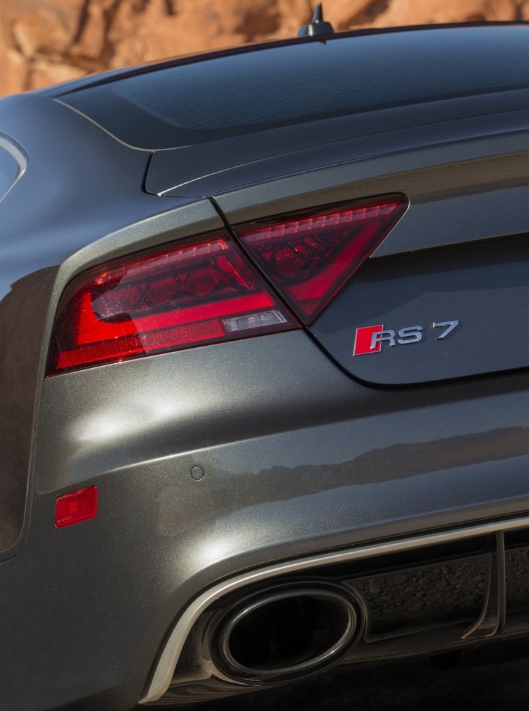 2014 Audi RS7 Sportback 4.0T Prestige Tail Light Picture