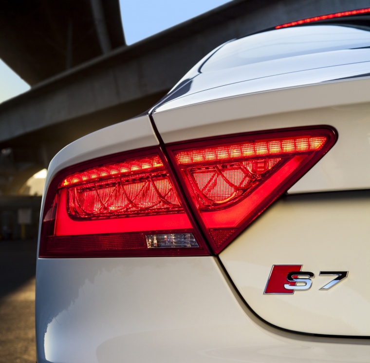 2015 Audi S7 Sportback 4.0T Prestige Tail Light Picture