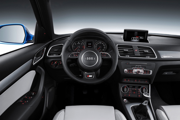 2016 Audi Q3 Cockpit Picture