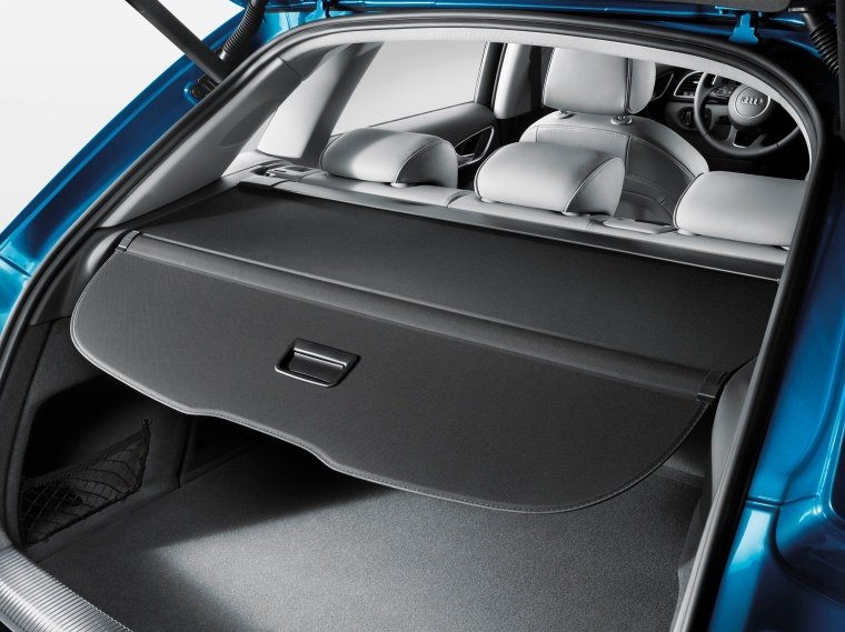 2016 Audi Q3 Trunk Picture