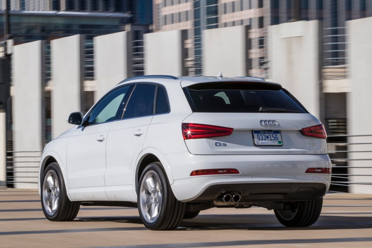 2018 Audi Q3 2.0T quattro Cockpit Picture