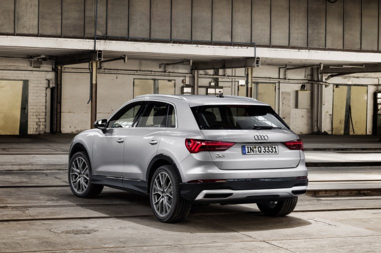 2019 Audi Q3 45 quattro Picture