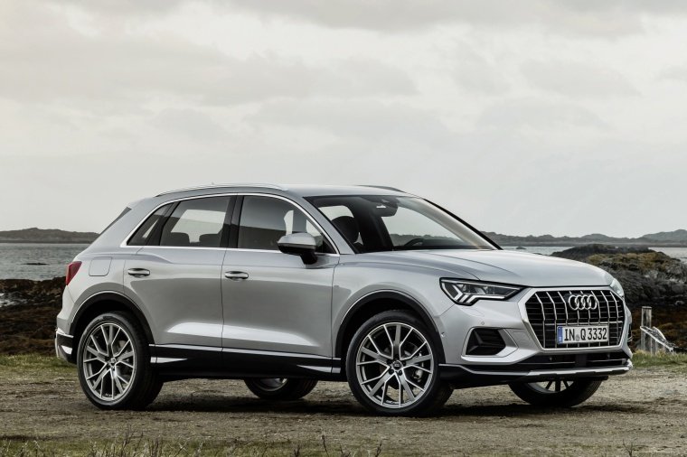 2019 Audi Q3 45 quattro Picture
