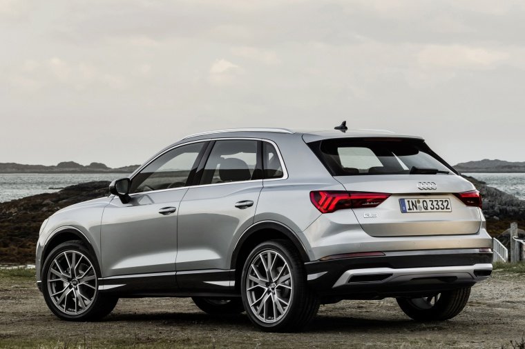 2019 Audi Q3 45 quattro Picture