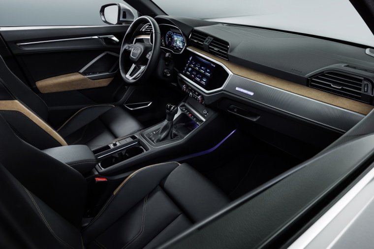 2019 Audi Q3 45 quattro Interior Picture
