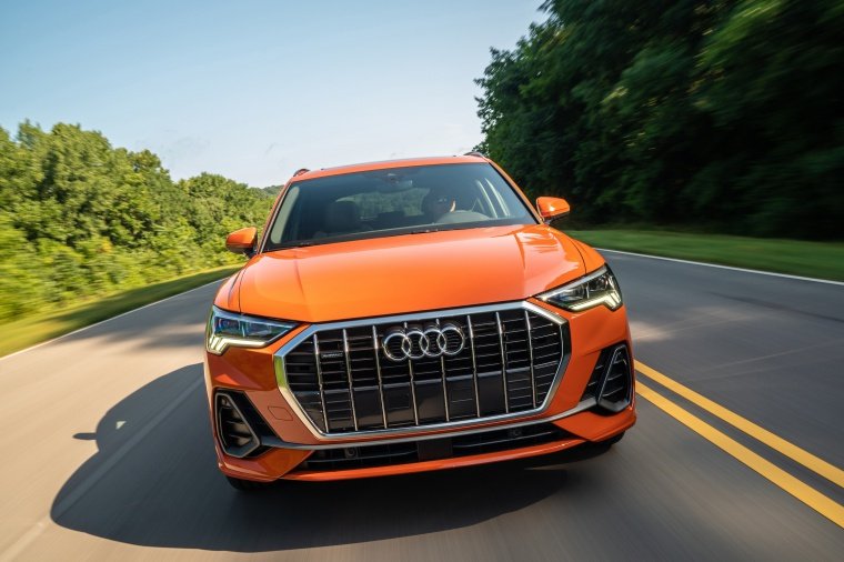 2019 Audi Q3 45 quattro Picture