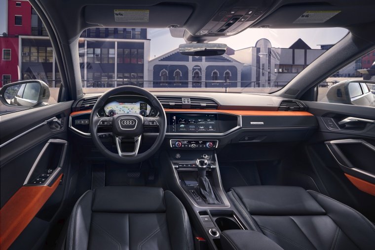 2019 Audi Q3 45 quattro Cockpit Picture