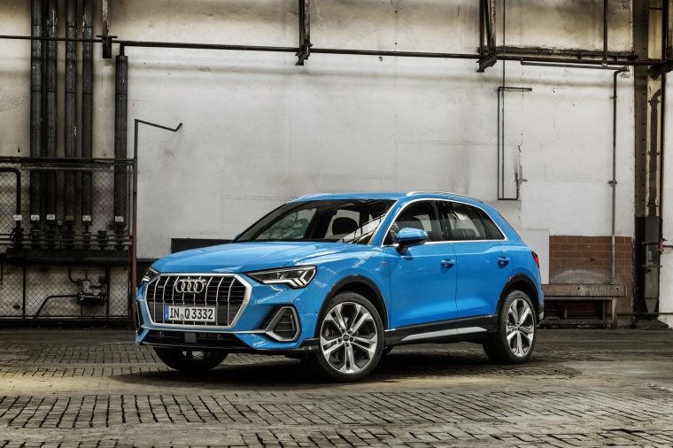 2020 Audi Q3 45 quattro Picture