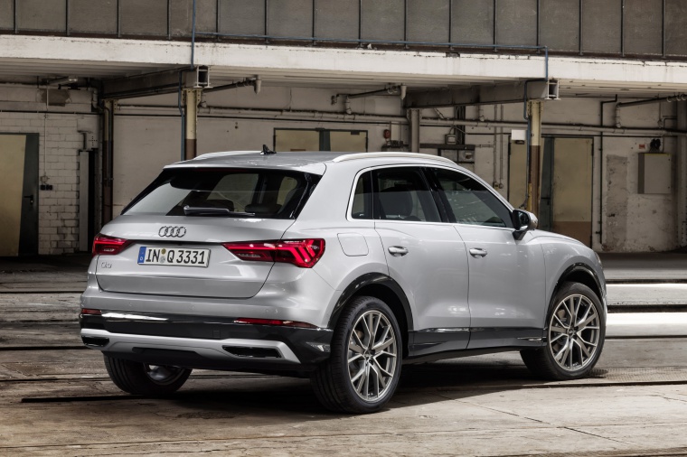 2020 Audi Q3 45 quattro Picture